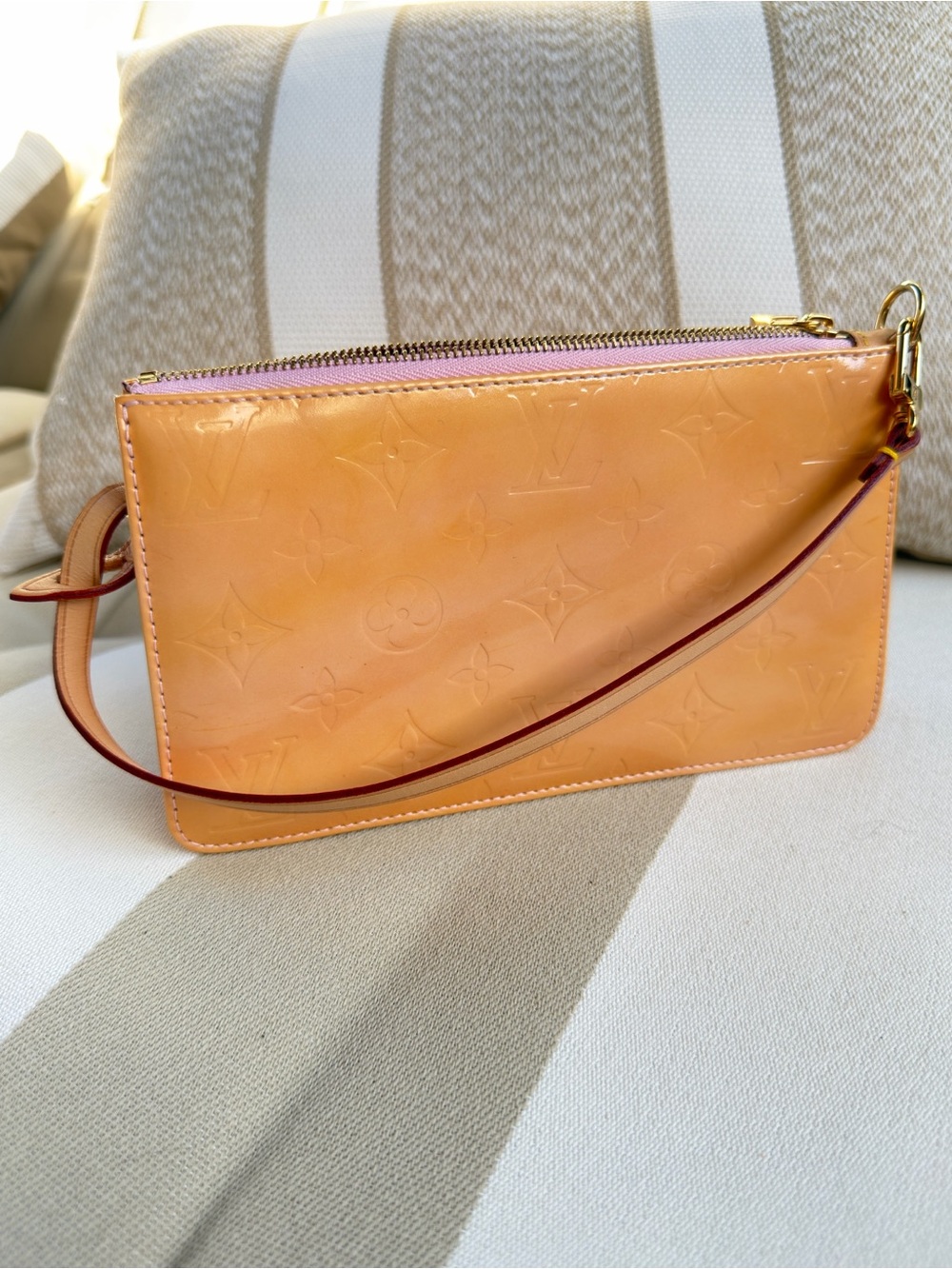 Louis Vuitton Vernis Lexington Pochette Pink Yellow Patent Monogram Shoulder Bag - Picture 9 of 10